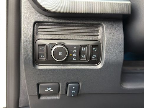 Used 2025 Ford F450 Platinum w/ Camper Package image 24