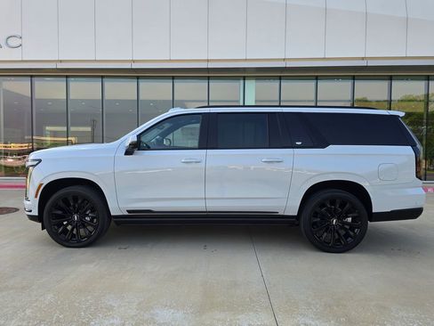 New 2026 Cadillac Escalade ESV Sport w/ Touring Package image 2