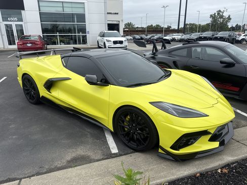 Used 2023 Chevrolet Corvette Stingray Preferred Cpe w/ Z51 Performance Package RWD image 5