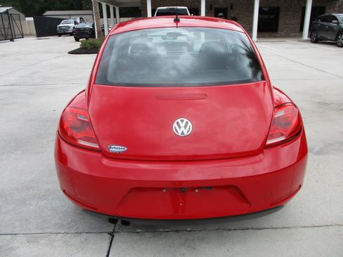 Used 2015 Volkswagen Beetle 1.8T Classic FWD image 5