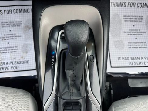 Used 2020 Toyota Corolla LE image 24