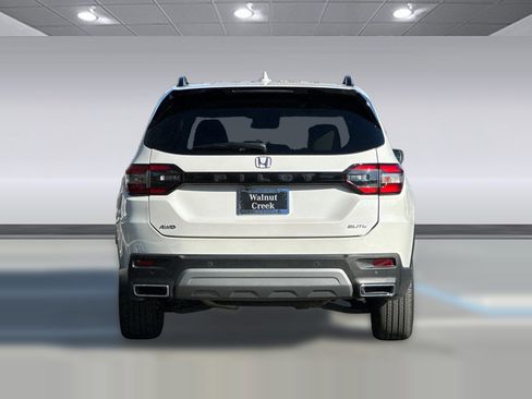 Used 2023 Honda Pilot Elite image 9