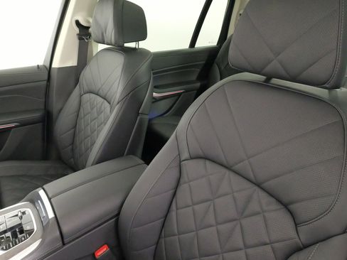 Used 2023 BMW X7 xDrive40i image 33