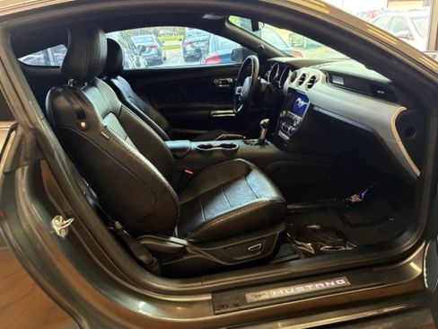 Used 2016 Ford Mustang Premium RWD image 31