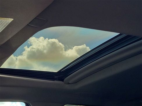 Used 2021 Chevrolet Silverado 1500 LT Trail Boss image 18