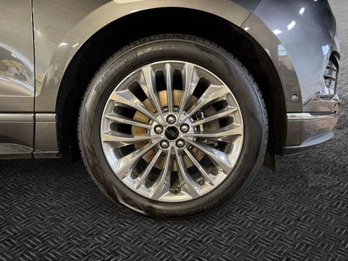 Used 2020 Ford Edge Titanium w/ Equipment Group 301A AWD/4WD image 11
