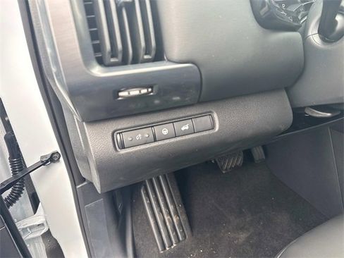 New 2025 Nissan Pathfinder SL image 26