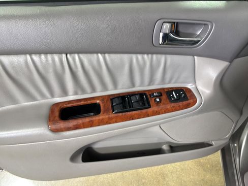 Used 2006 Toyota Camry XLE FWD image 25