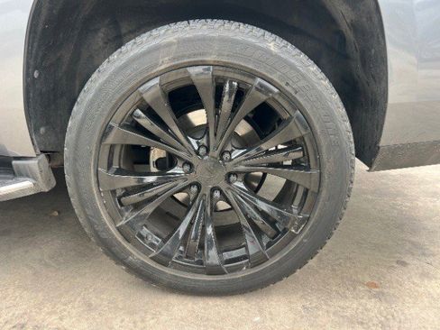 Used 2018 Cadillac Escalade Luxury AWD/4WD image 20