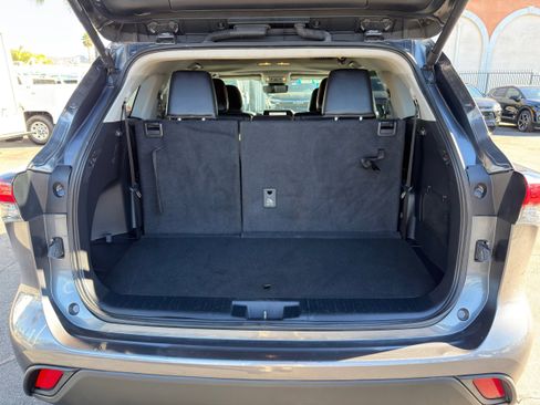 Used 2024 Toyota Highlander LE image 16