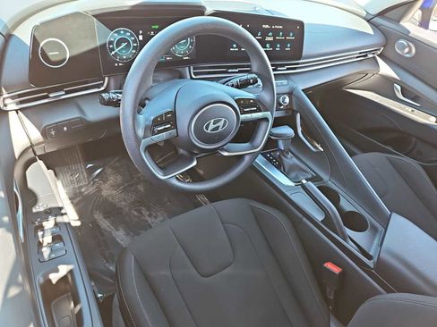 Used 2024 Hyundai Elantra SEL image 10