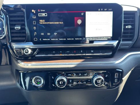 Used 2024 GMC Sierra 1500 SLT image 15