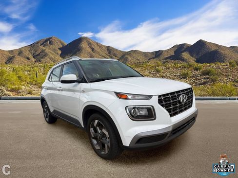 Used 2024 Hyundai Venue SEL FWD image 5