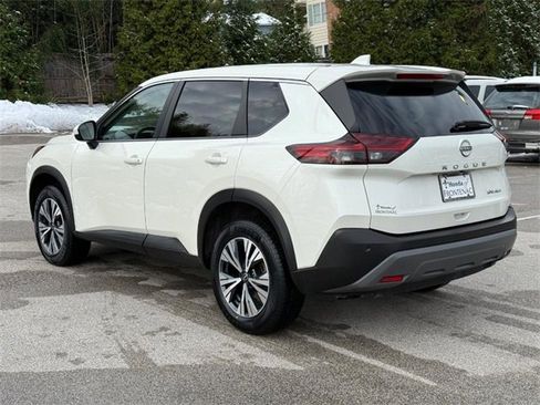 Used 2023 Nissan Rogue SV image 6