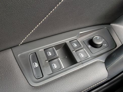 Used 2022 Volkswagen Tiguan SE AWD/4WD image 27