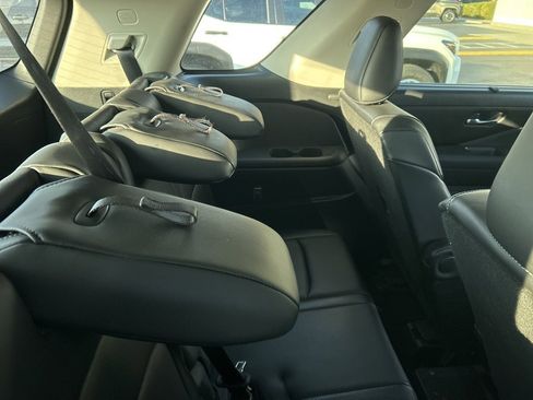 Used 2022 Nissan Pathfinder SL w/ SL Premium Package image 6