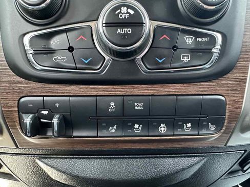 Used 2014 RAM 1500 Laramie image 27