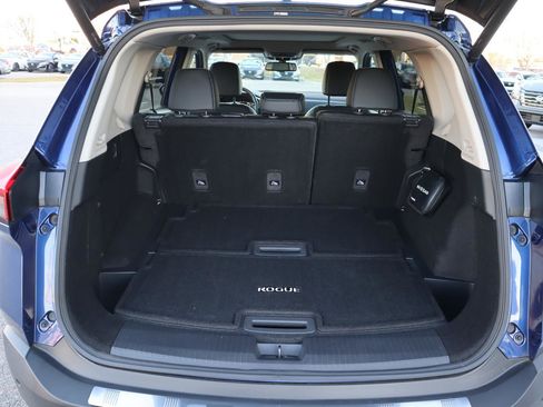 Used 2023 Nissan Rogue SL w/ SL Premium Package image 46