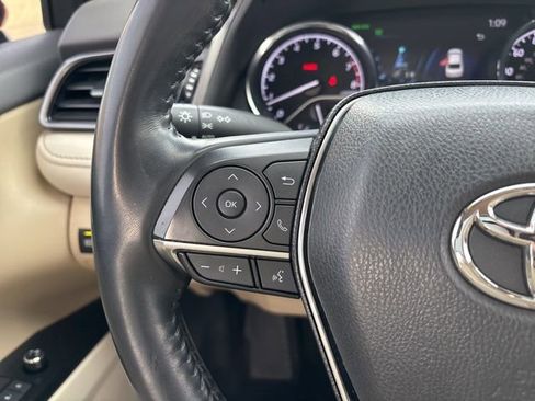 Used 2020 Toyota Camry XLE image 25