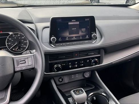 Certified 2025 Nissan Rogue S FWD image 9