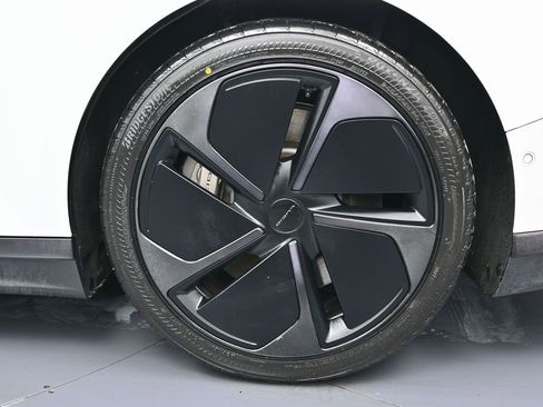 Used 2024 Lucid Air Pure image 11