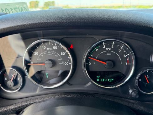 Used 2015 Jeep Wrangler Unlimited Sahara w/ Dual Top Group AWD/4WD image 20