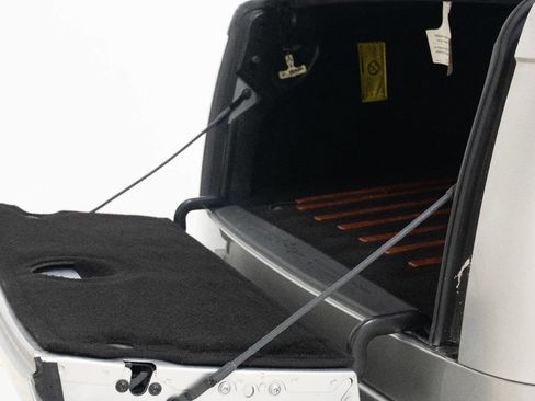 Used 2004 Chevrolet SSR w/ Preferred Equipment Group image 18