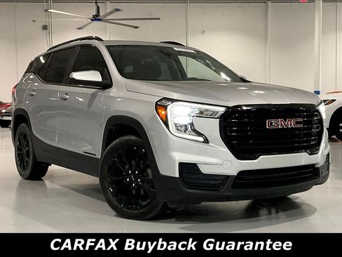Used 2022 GMC Terrain SLE w/ Driver Convenience Package FWD image 2
