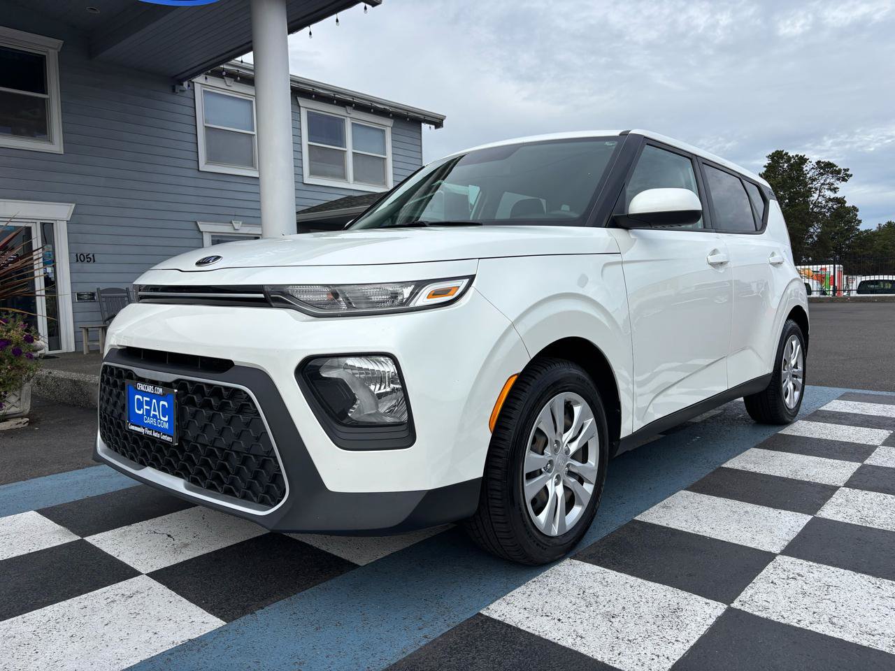 Used 2020 Kia Soul LX FWD image 2