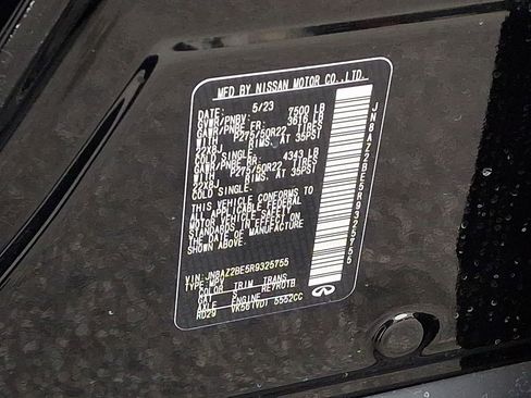 Used 2024 INFINITI QX80 Sensory image 32