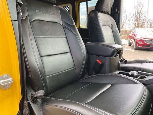 Used 2018 Jeep Wrangler Unlimited Sahara image 27