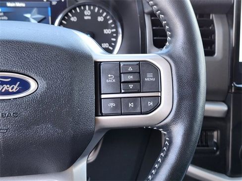 Used 2022 Ford Expedition XLT image 32