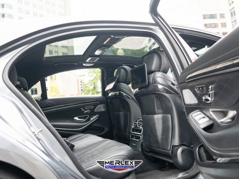Used 2019 Mercedes-Benz S 560 4MATIC Sedan w/ Premium Package image 16