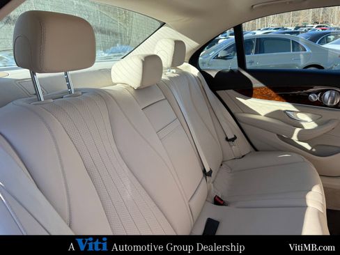 Used 2017 Mercedes-Benz E 300 4MATIC image 28