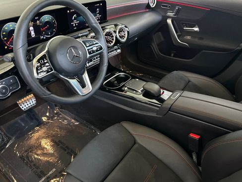 Used 2023 Mercedes-Benz CLA 250 4MATIC image 4