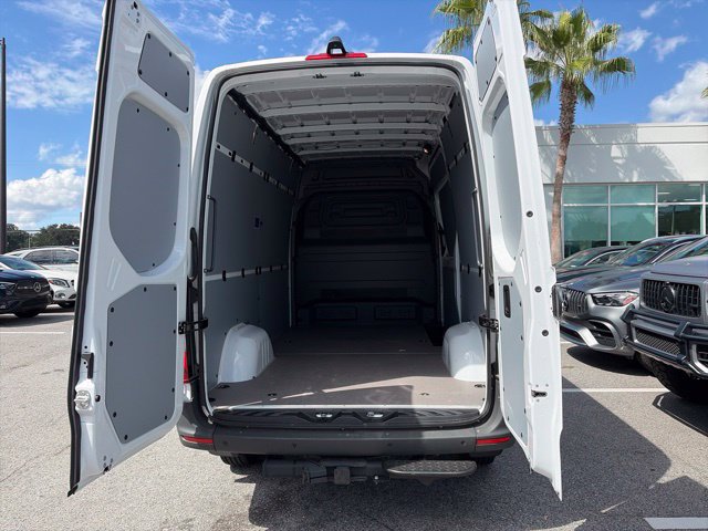 Used 2026 Mercedes-Benz Sprinter 2500 image 14