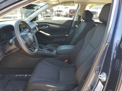 Used 2025 Honda Accord SE image 11