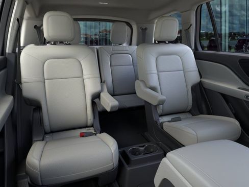 New 2026 Lincoln Aviator 2WD image 11