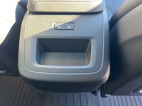 New 2026 Volvo XC60 B5 Plus w/ Climate Package image 17