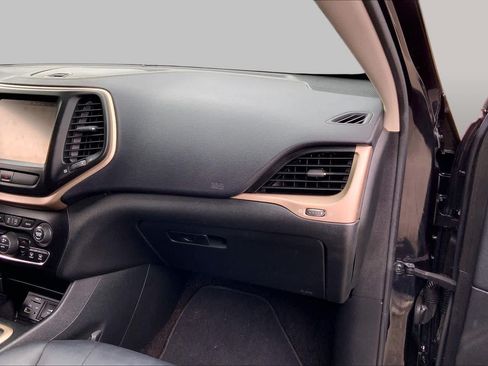 Used 2015 Jeep Cherokee Limited AWD/4WD image 19
