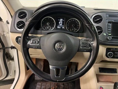 Used 2012 Volkswagen Tiguan SE image 20
