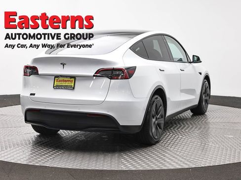 Used 2022 Tesla Model Y Long Range AWD/4WD image 5