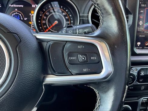 Used 2019 Jeep Wrangler Unlimited Sahara w/ Dual Top Group AWD/4WD image 11