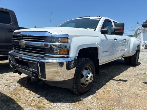 Used 2018 Chevrolet Silverado 3500 W/T w/ WT Convenience Package AWD/4WD image 3