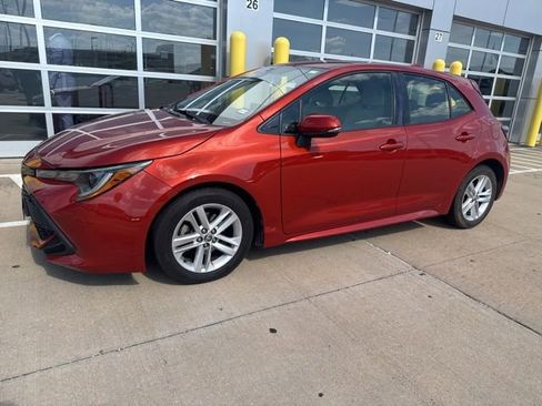 Used 2019 Toyota Corolla SE FWD image 1