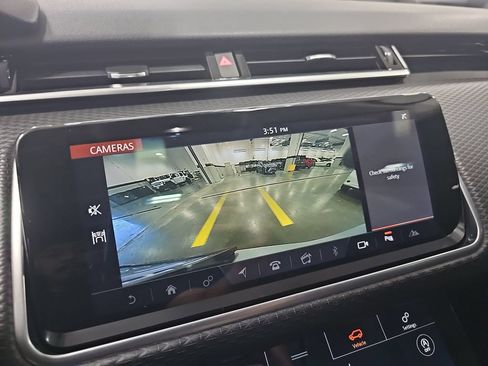 Used 2018 Land Rover Range Rover Velar S AWD/4WD image 25