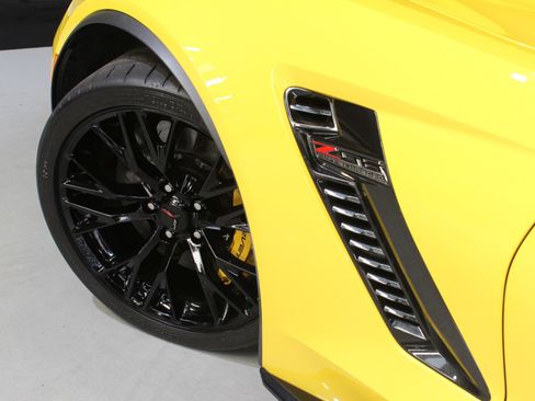 Used 2017 Chevrolet Corvette Z06 image 19
