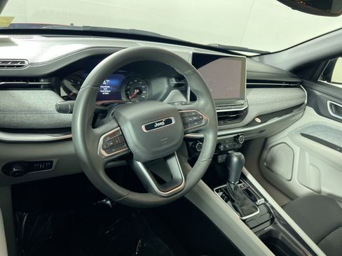 Used 2024 Jeep Compass Latitude image 27