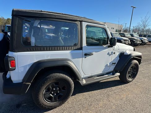 Used 2025 Jeep Wrangler Sport image 8