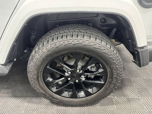 Used 2021 Jeep Wrangler Unlimited Sahara w/ Cold Weather Group AWD/4WD image 41